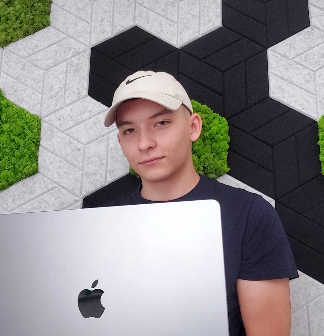 Mikołaj Moskot, twórca stron internetowych i aplikacji